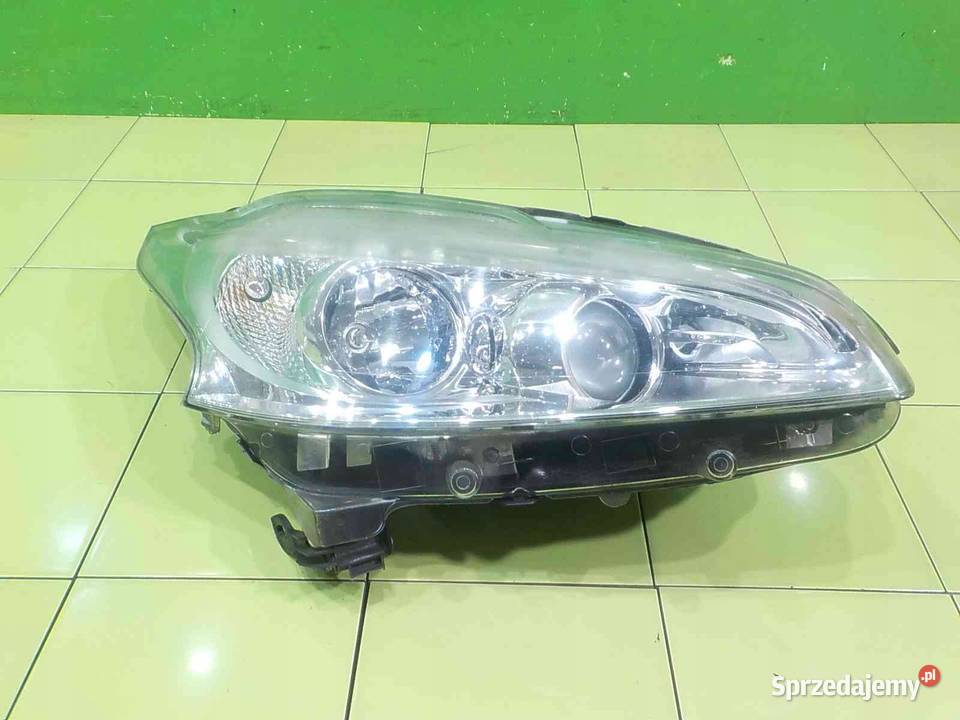 PEUGEOT 208 I 13r lampa prawa przod Suków