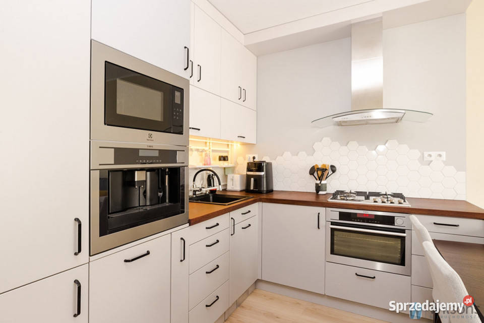 Mieszkanie 140m2 6 pokojowe Marki Ceglana apartamentowiec sprzedam
