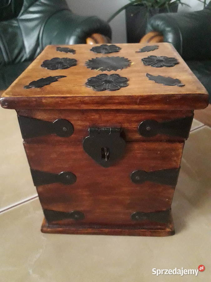 Stara szkatułka skrzynka na drobiazgi Anglia Janów Lubelski