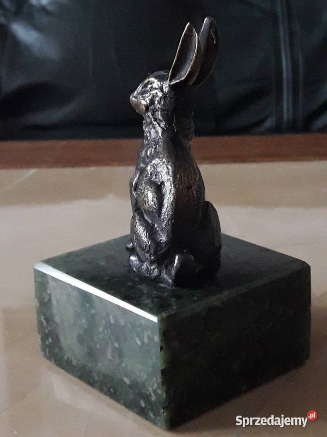 Zajączek z mosiądzu na marmurze rękodzieło antia Janów Lubelski sprzedam