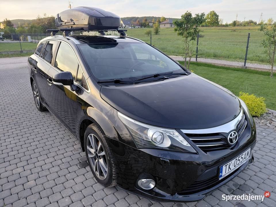 Toyota Avensis w stanie i wyposażeniu Nowiny