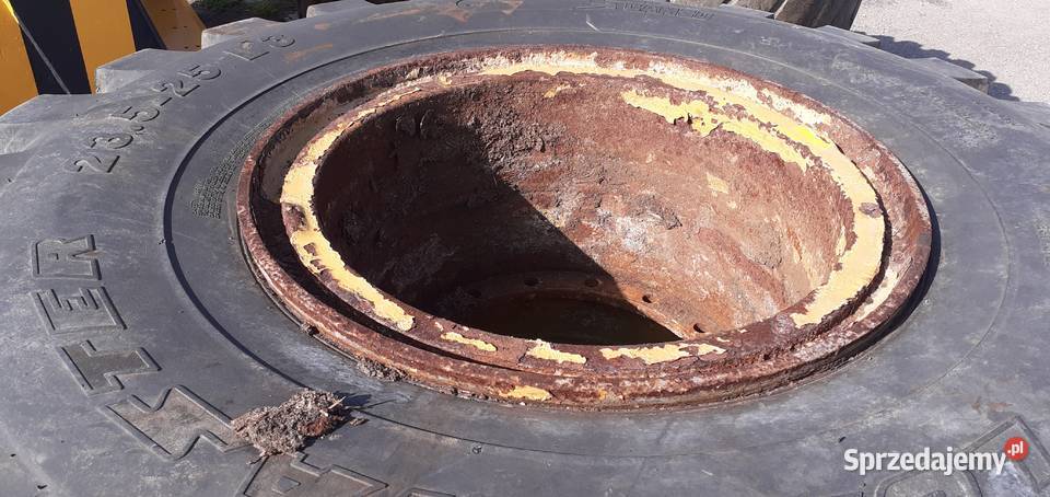 HSW 534 Koło używane 235x25 bezdętkowe podkarpackie Stalowa Wola