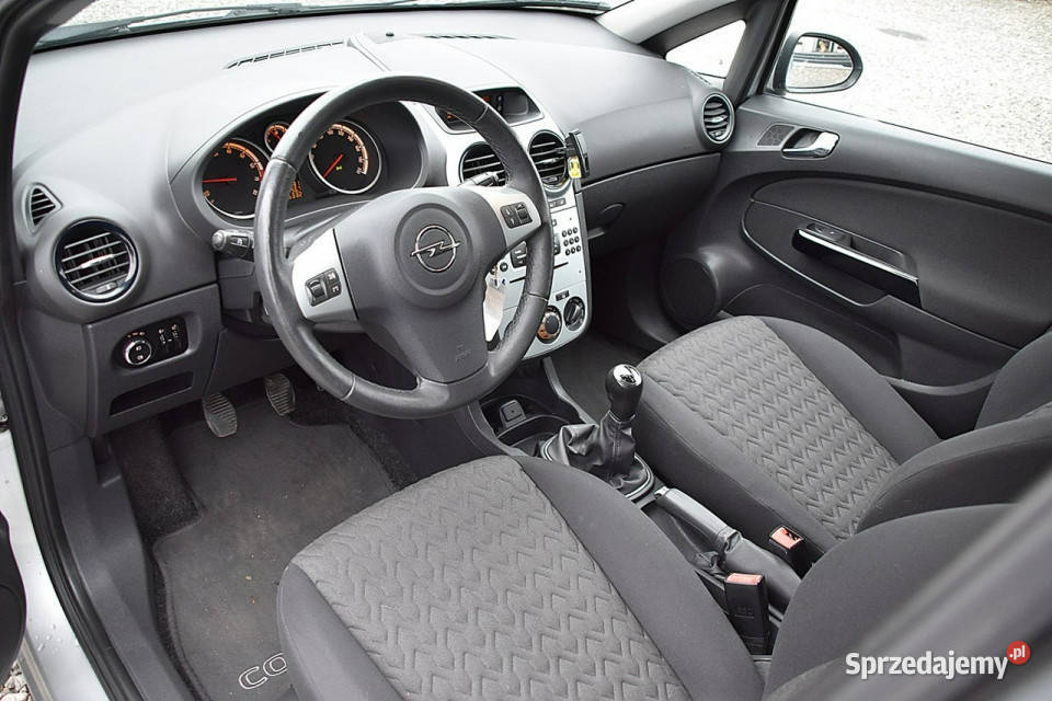 Opel Corsa Podgrzewane fotele Alu Gwarancja D czujnik deszczu Nowe Kucice