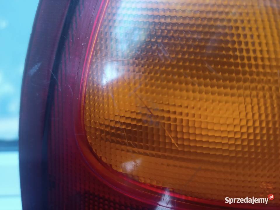 Hyundai Lantra I J1 kombi lampa tył tylna lewa osobowe Sieradz