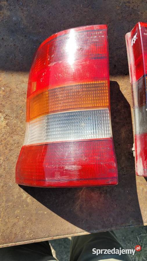 Lampy tylne Opel Astra F kombi Oświetlenie Łagów