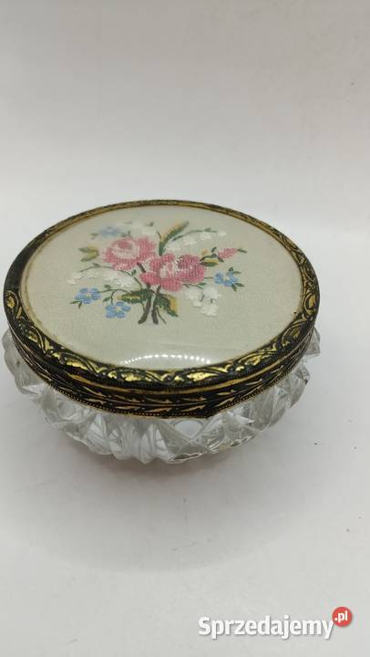Piękny zabytkowy pojemnik puzderko z haftem Porcelana i szkło Zamość