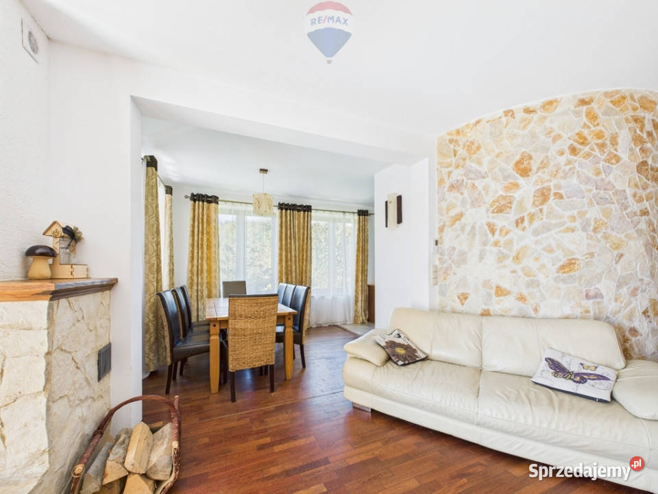 Dom wolnostojący z garażem Łopuszna