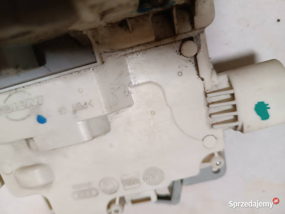 Zamek drzwi Lewy Tył Audi A4 B8 8K0839015 Turek