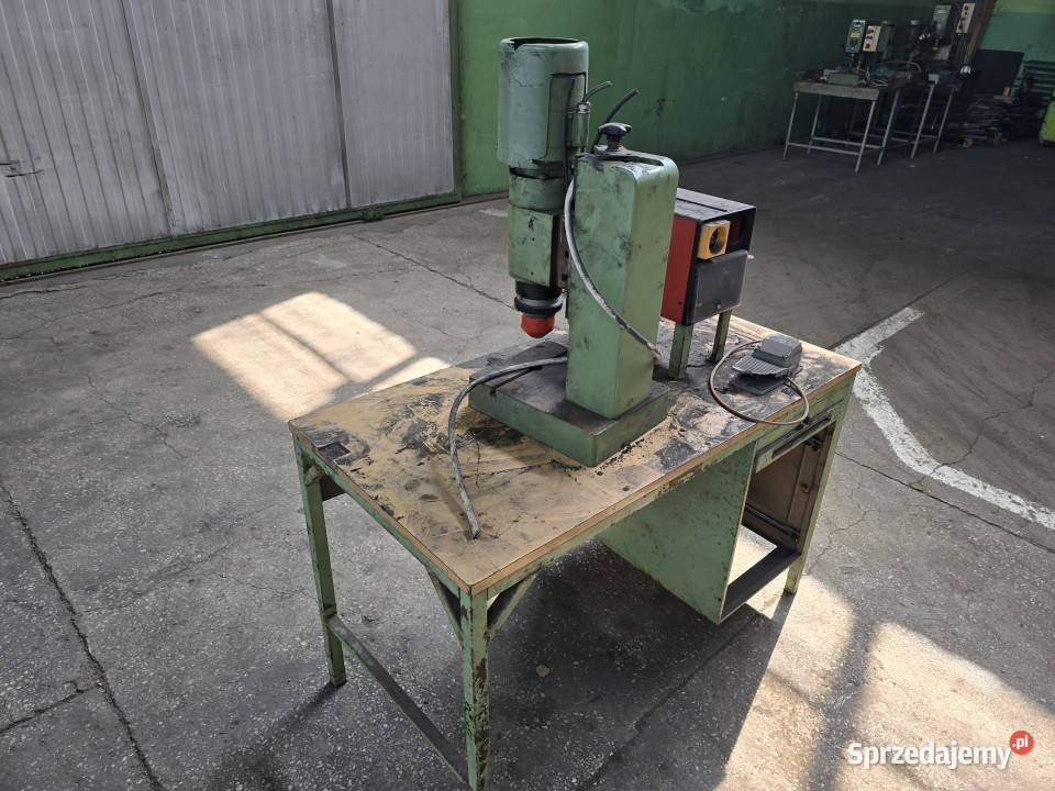 Nitownica radialna BRCKER RN 180 nity 810 mm 12 Trkusów