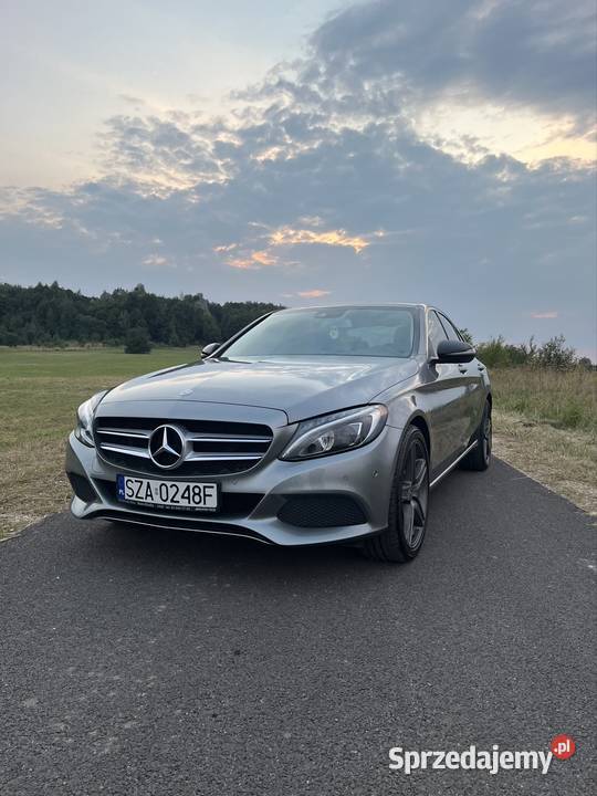 Piękny MercedesBenz CKlasa W205 Zawiercie