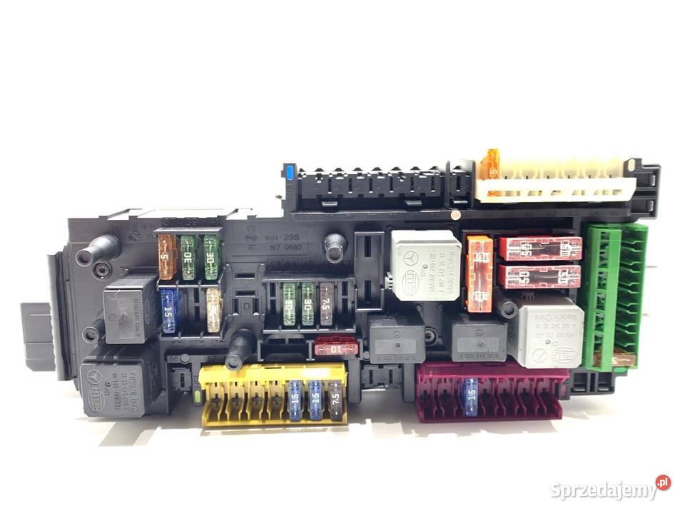 SKRZYNKA BEZPIECZNIKÓW MERCEDES X204 016706581A