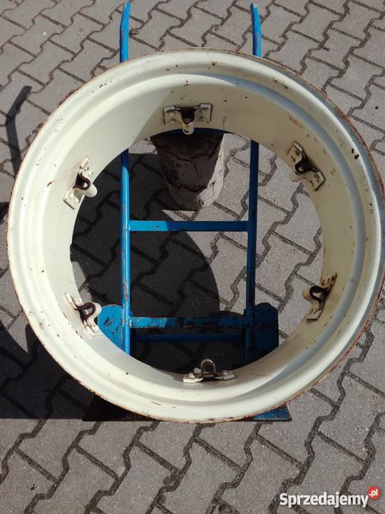 Obręcze felgi 169 r28 zetor 7211 nieuszkodzony Słupsk sprzedam