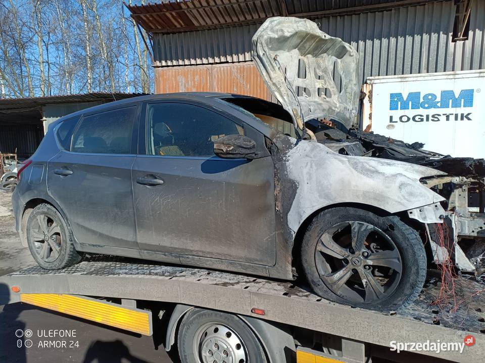 Nissan pulsar w całości 200000km
