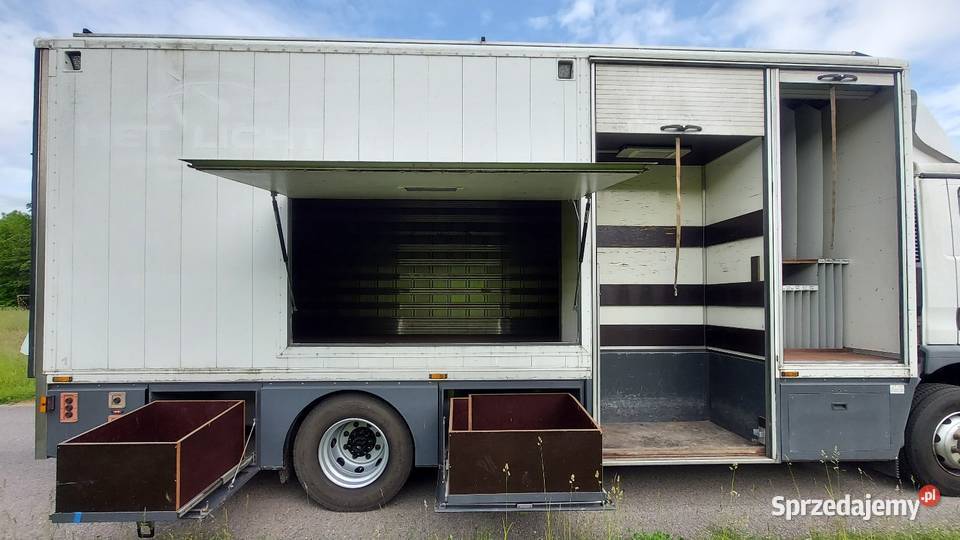 Zabudowa kontener kamper koniowóz