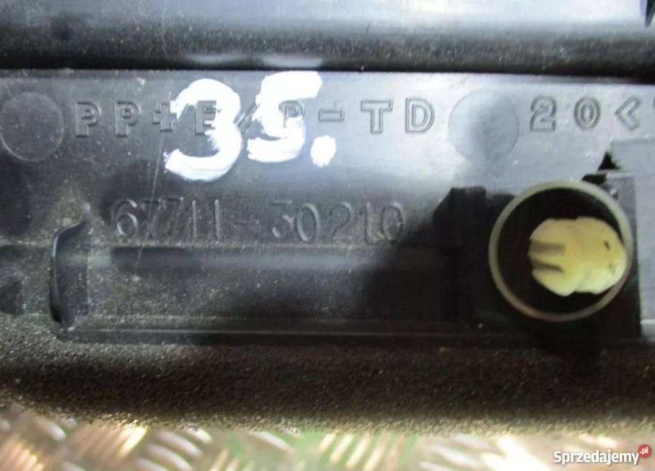 ELEM PLASTIKOWE ŚRODEK LEXUS IS 250 IS250 0513