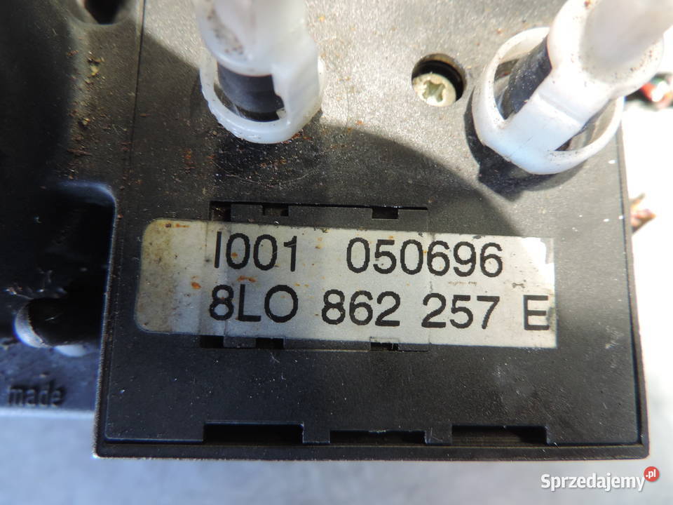 Audi A4 B5 A3 8L Pompa zamka 8L0862257E Motoryzacja Nowy Sącz