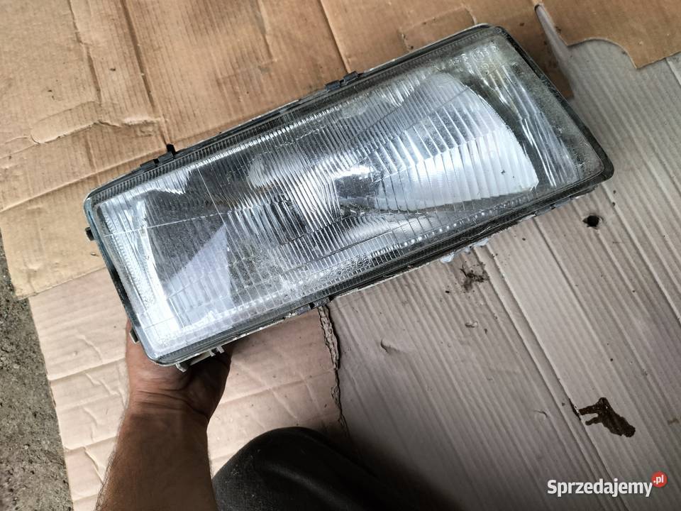 LAMPA PRZÓD PRZEDNIA PRAWA REFLEKTOR Skoda Kamień-Kolonia