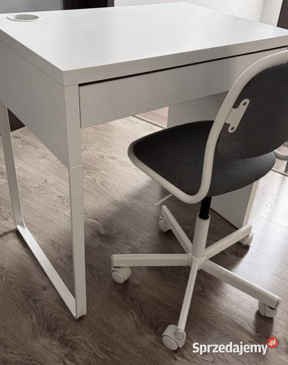 Fajne zgrabne biurko Ikea Micke krzesło do Kraków
