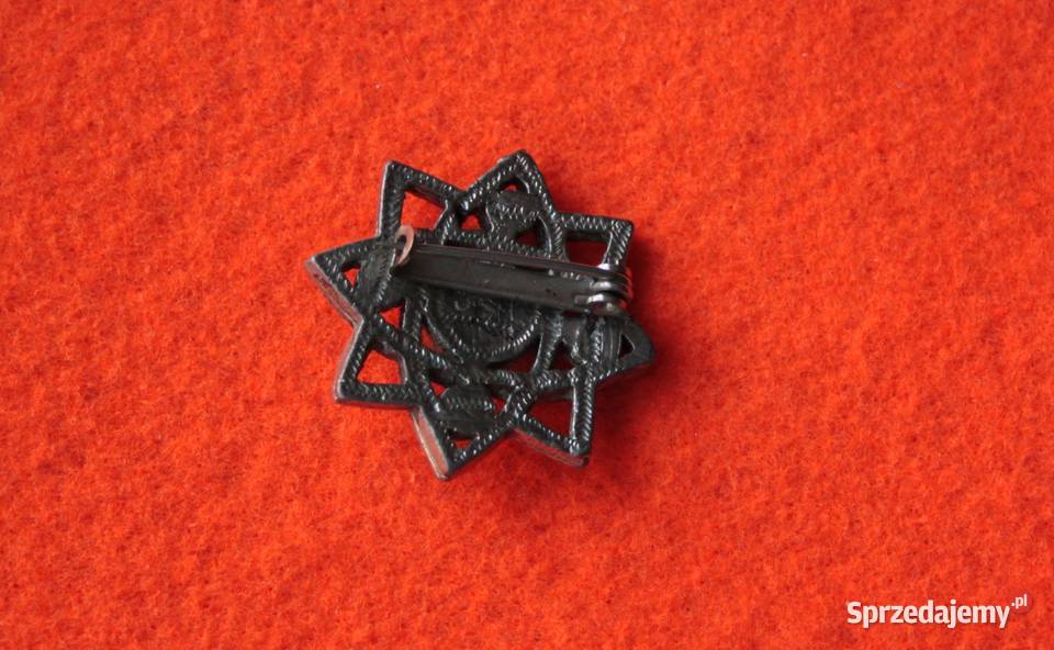 Stara broszkaceltycka z białym kamieniem Ochojno