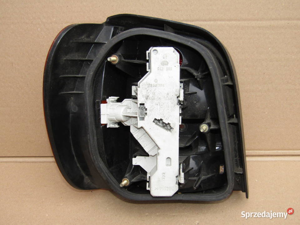 LAMPA TYLNA PRAWA VW POLO 6N 6N0945096 łódzkie sprzedam