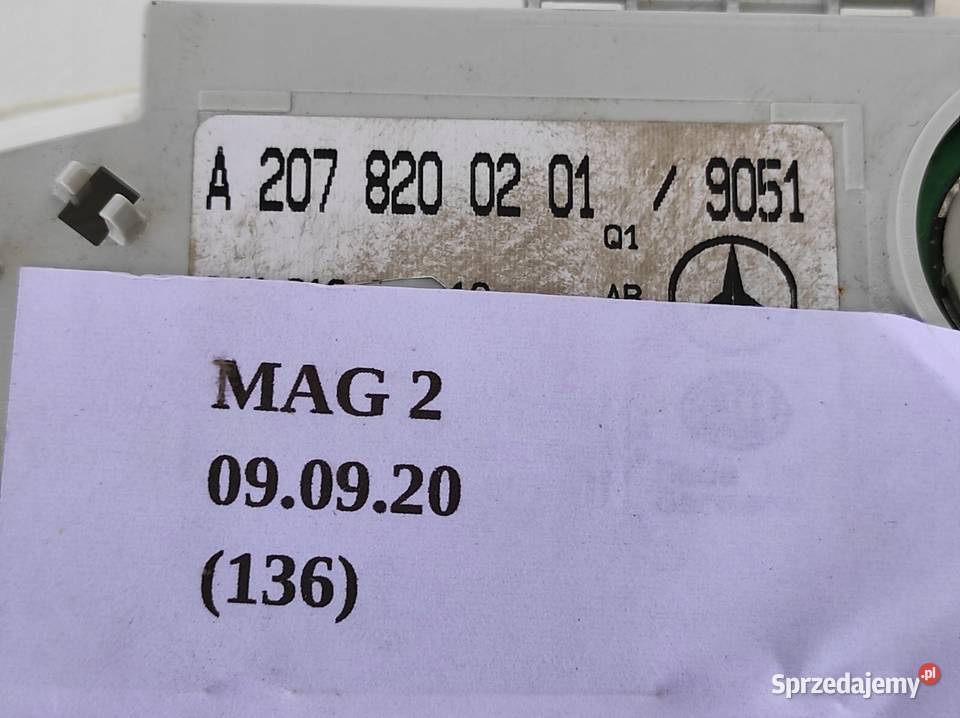 LAMPKA PODSUFITKI KABINY MERCEDES E KLASA W207 osobowe Nowy Tomyśl