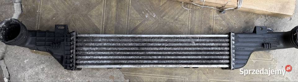 Intercooler chlodnica powietrza 32 cdi mercedes Wierzchowisko