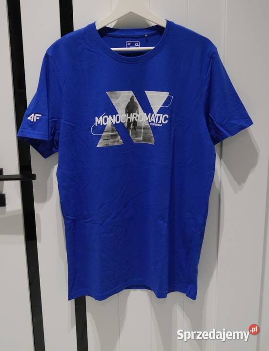 4F świetna koszulka chabrowa nowa XL