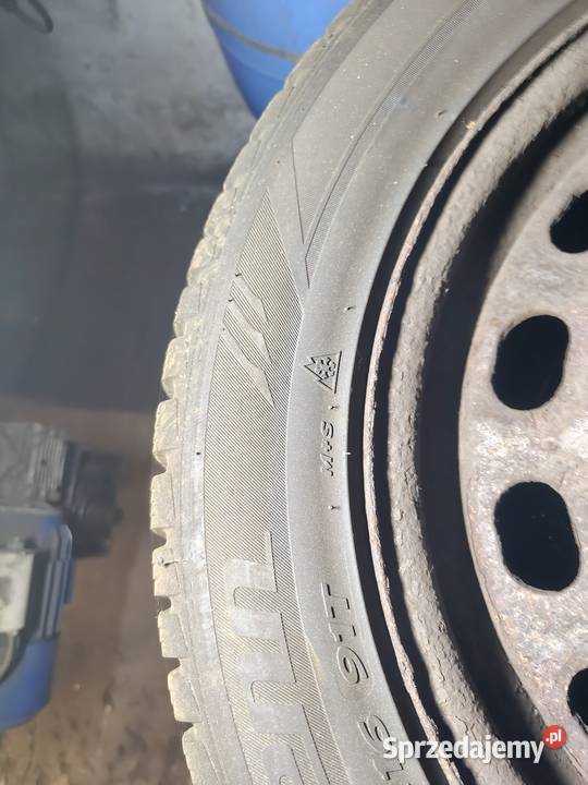 Sprzedam koła zimowe 16 z praktycznie nowymi Parkoszowice sprzedam
