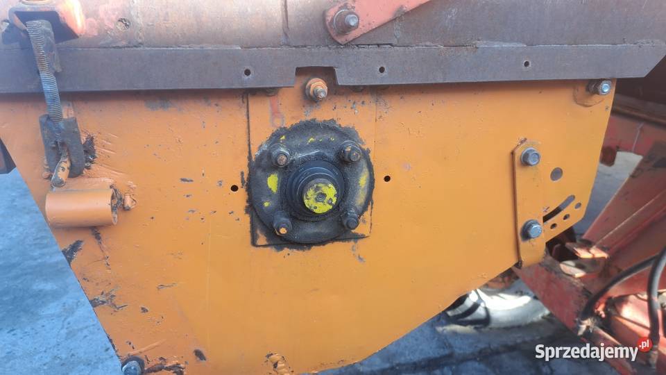 Szarpaczsieczkarnia do cięcia słomy Bizon Pakość