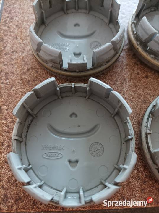 Kapsle dekielki do felg aluminiowych toyota RAV4 Akcesoria Stronie Śląskie