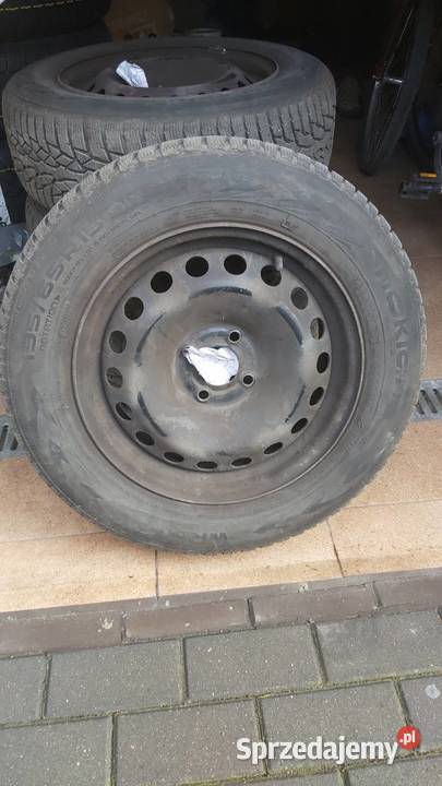 Opony zimowe Nokian 19565R15 na felgach Samochodowe