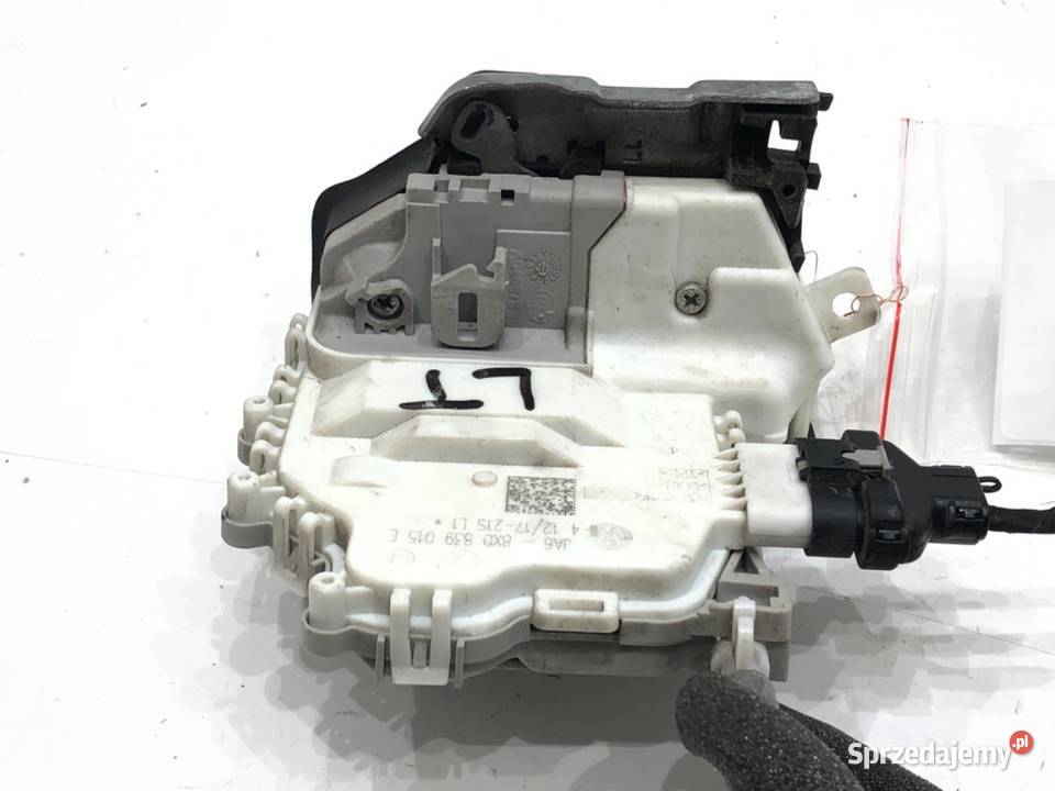 ZAMEK DRZWI LEWY TYŁ AUDI A4 B9 Kombi 8X0839015E Karoseria