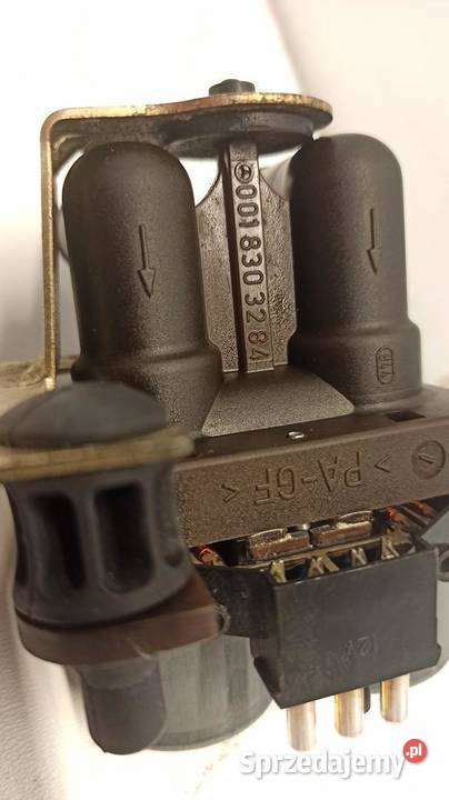 MERCEDES W208 CLK ELEKTROZAWÓR WODY 0018303284