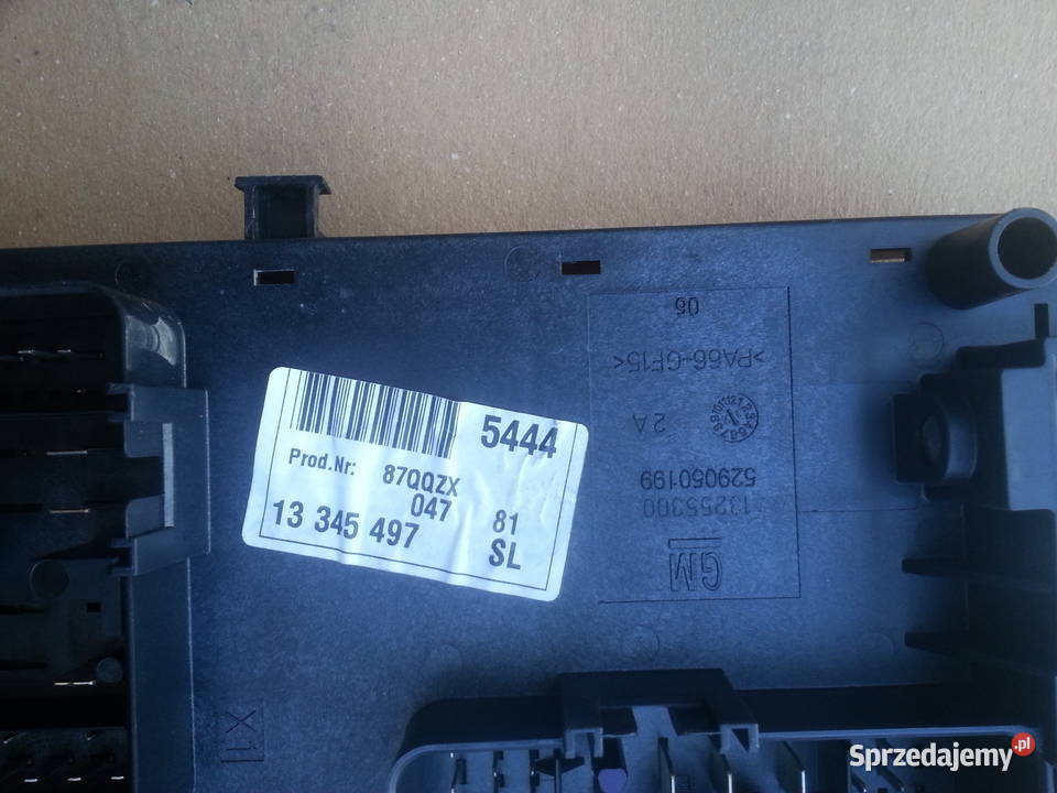 skrzynka bezpieczników 13345497 Układ elektryczny Brzeziny