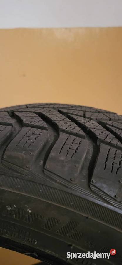 Opony zimowe Yokohama BlueEarth Winter V905 215 Koszalin sprzedam