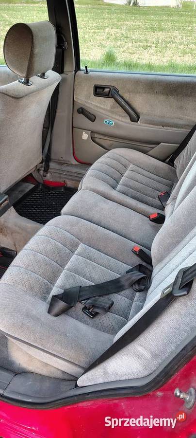 czerwony Passat z absem i klimatyzacją małopolskie