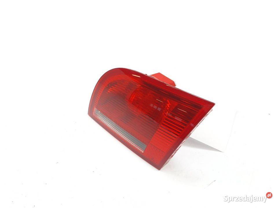 LAMPA W KLAPE PRAWA AUDI A3 8P 8P4945094 Lipno