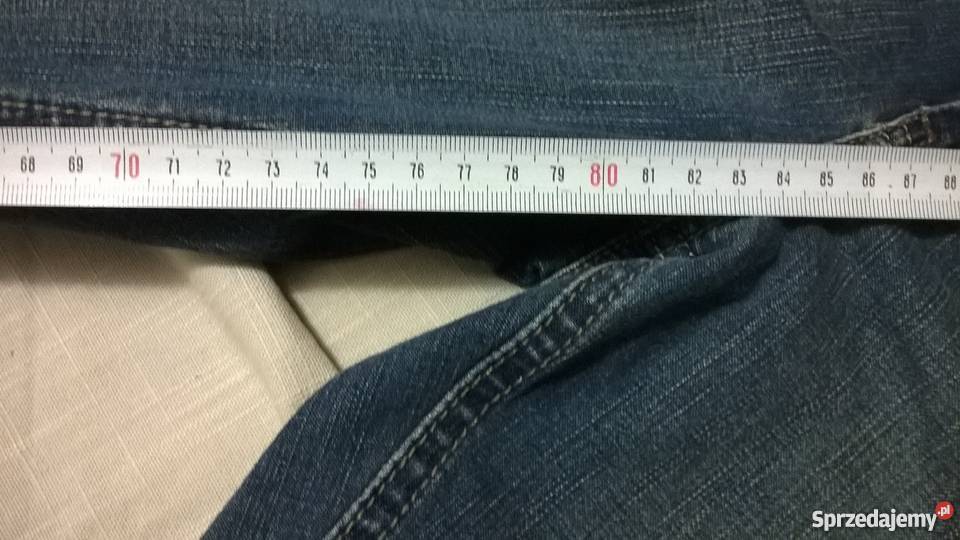 Ciemnnoniebieskie jeansy firmy GreenHouse Odzież damska Warszawa