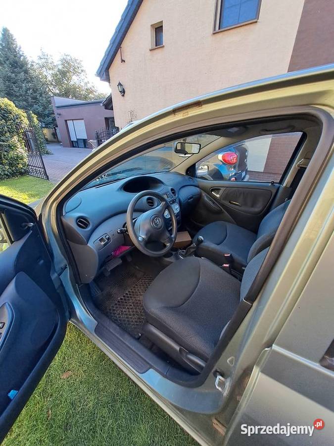 Toyota Yaris 2003 benzyna polski salon Dobrodzień