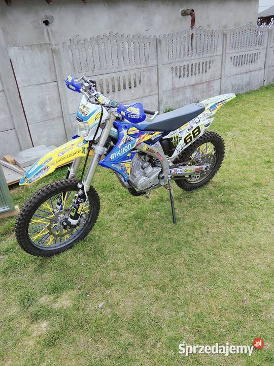 Cross 250 Motocykle, skutery, quady