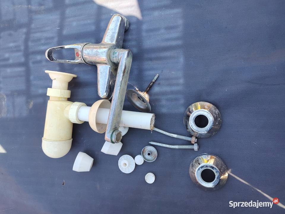 umywalka 50 z syfonem i baterią Czerniejów