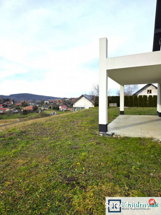 Dom wolnostojący Sanoczek 12253m2 2 piętra sprzedam