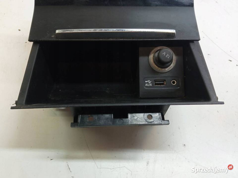 POPIELNICZKA GNIAZDO USB AUX 3V 3V1863077 Skoda