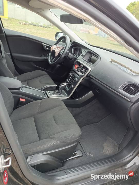 VOLVO V40 2016r 20D 120 109 czarny Płońsk