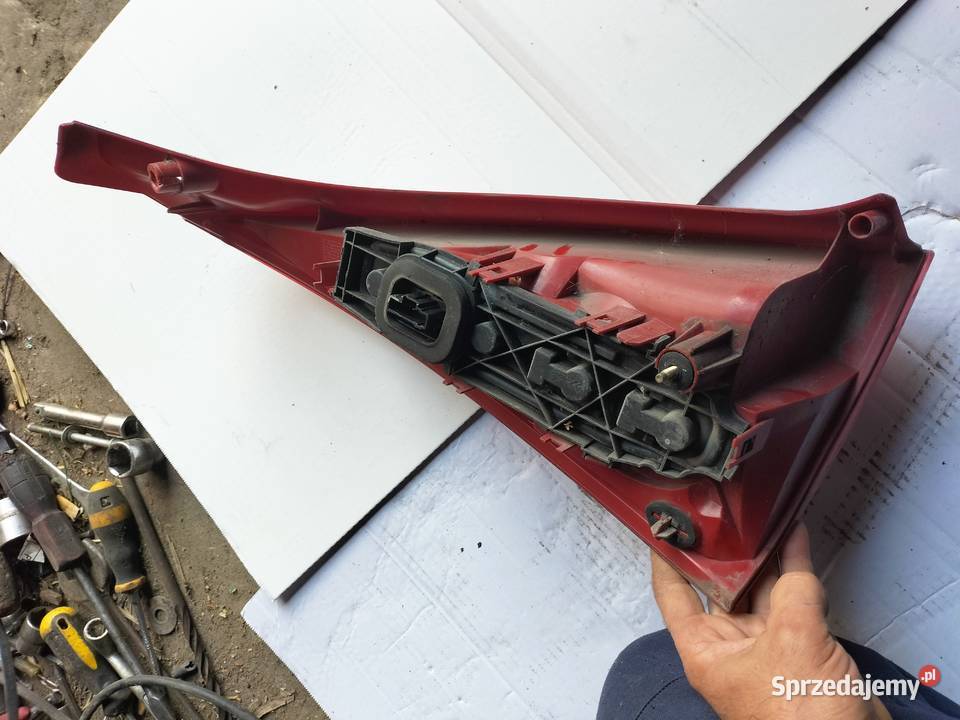 Citroen C3 MK1 LAMPA TYŁ TYLNA PRAWA WKŁAD LAMPY osobowe