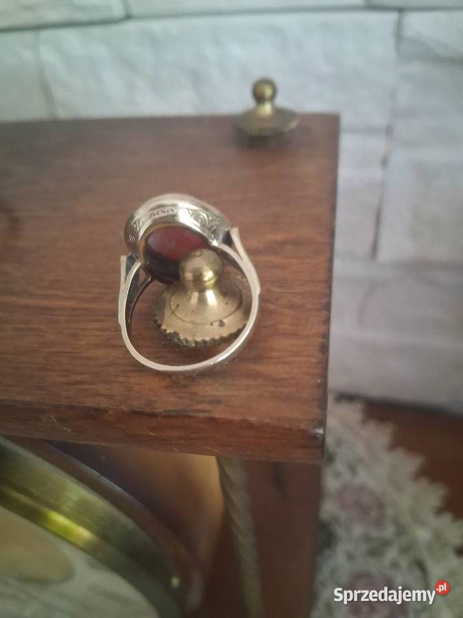 Złoty pierścionek z naturalnym koralem 333 złoto Suwałki