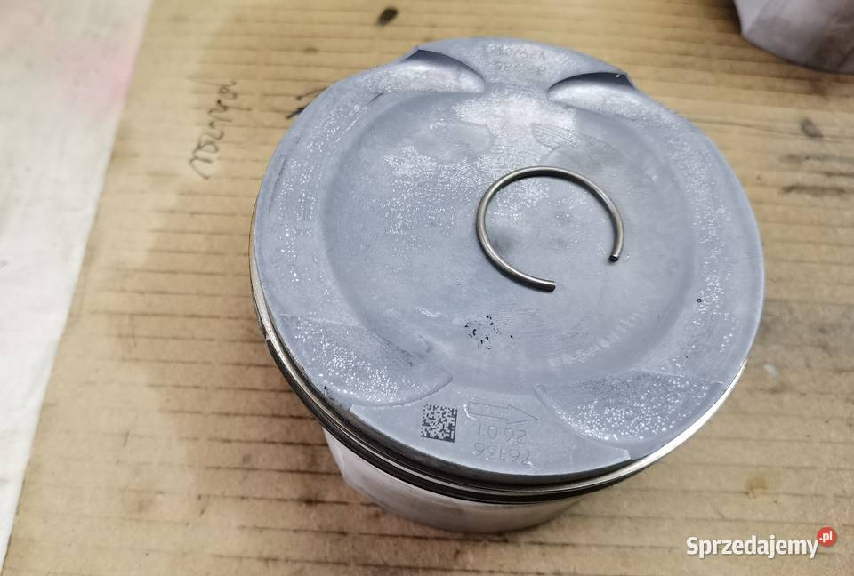 Tłok tłoki BMW N63B44 nominał 7 613 626 Osięciny