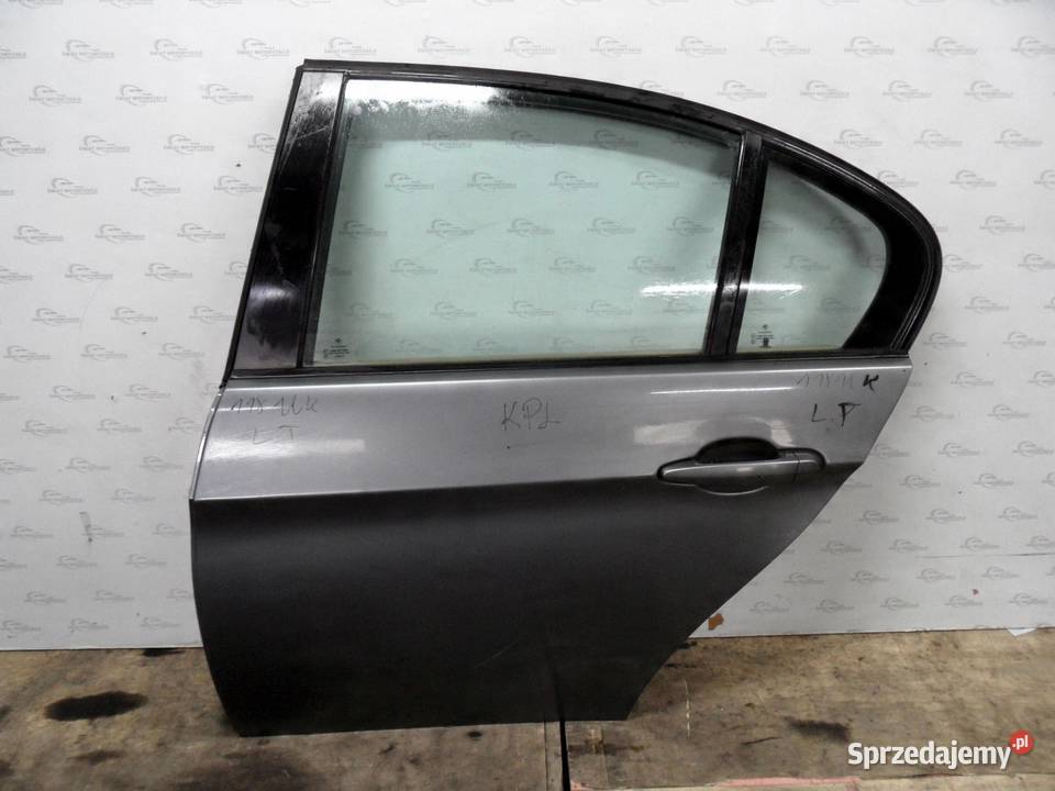 BMW E90 LIFT 10r drzwi lewy tył