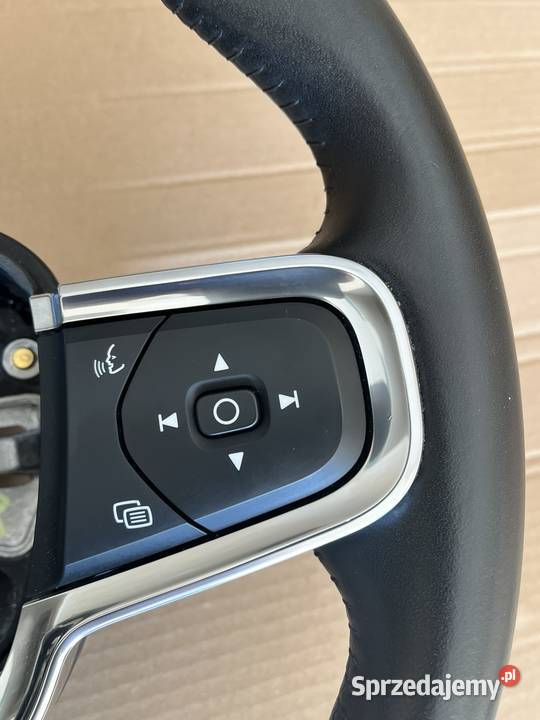 Kierownica skórzana z podgrzewaniem z Volvo XC40 podkarpackie