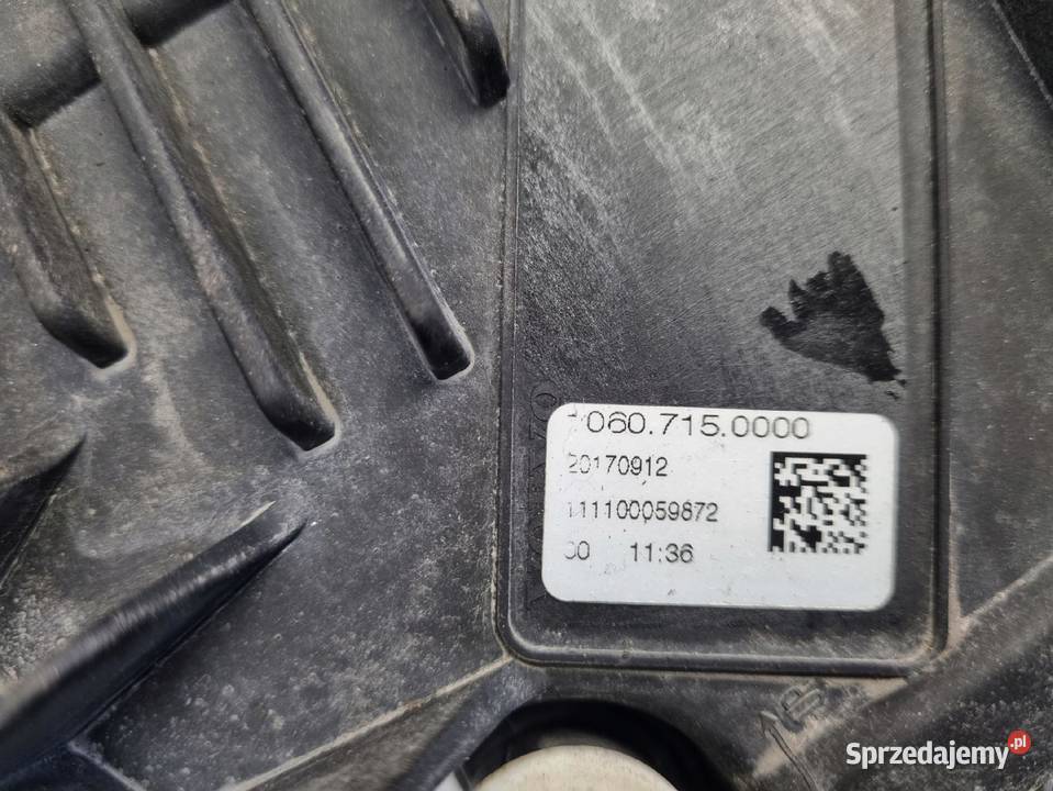 Volvo XC60 II LIFT 21 PRZEDNIA LAMPA LEWA lewy Janów